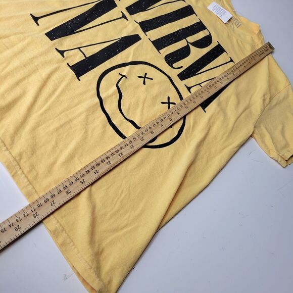 NEW NIRVANA M MEDIUM YELLOW SHORT SLEEVE COTTON TSHIRT NWT - Picture 2 of 6